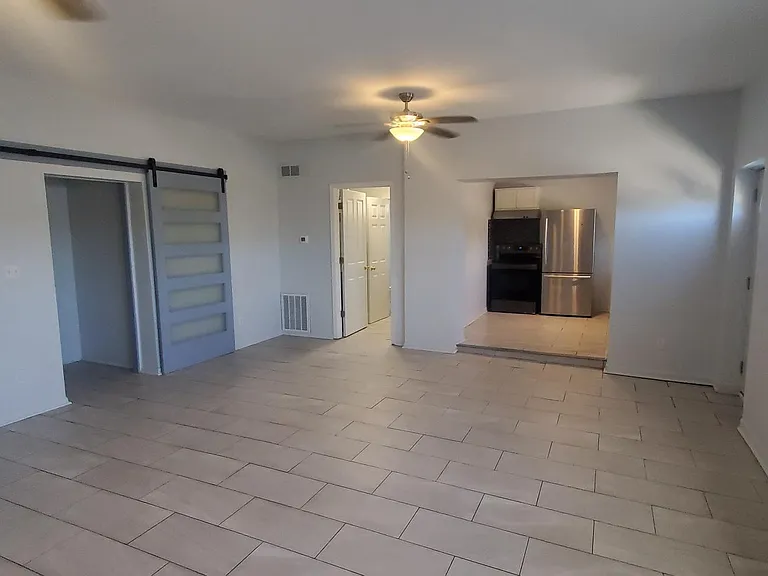 1034 S Spring St — Photo 4