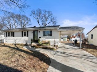 2714 Linden Pl, Saint Charles, MO 63301