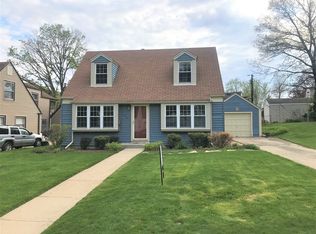 408 Sunset Dr, Elgin, IL 60123