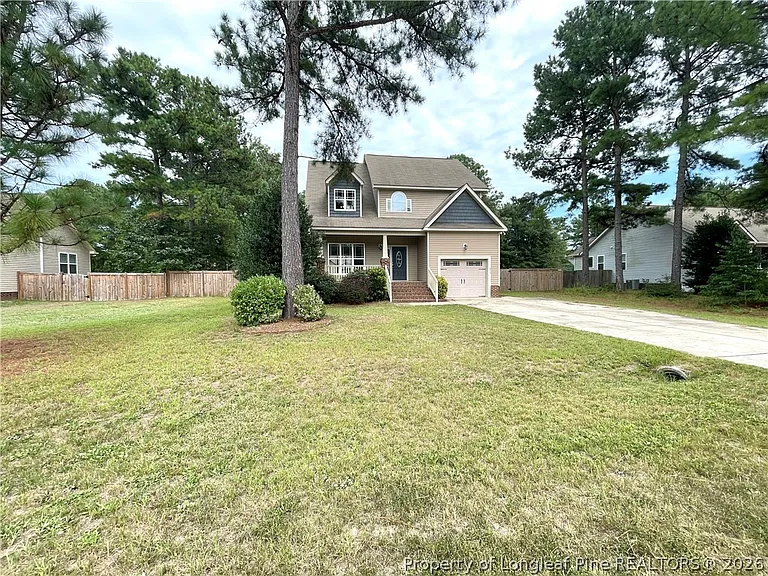 675 Omaha Dr — Photo 2