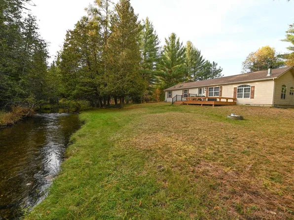 100 Duggan Dr, Roscommon, MI 48653