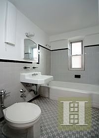 5th image of 570 Grand St APT H906