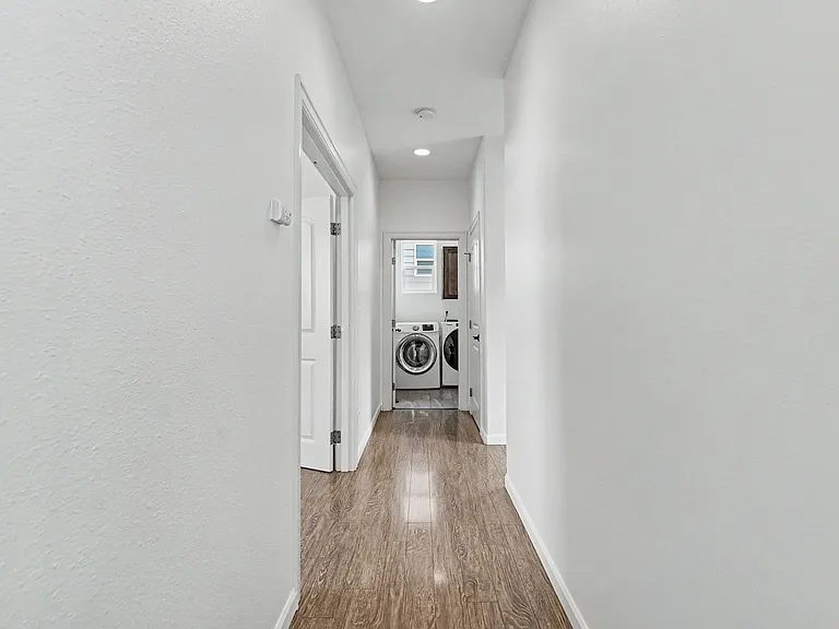 2495 Benjamin Ave NW — Photo 33