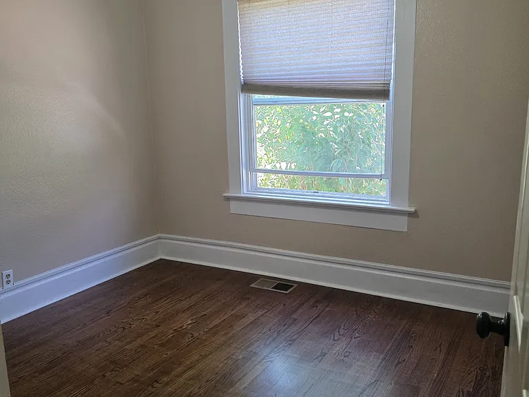 3248 9th Ave — Photo 15