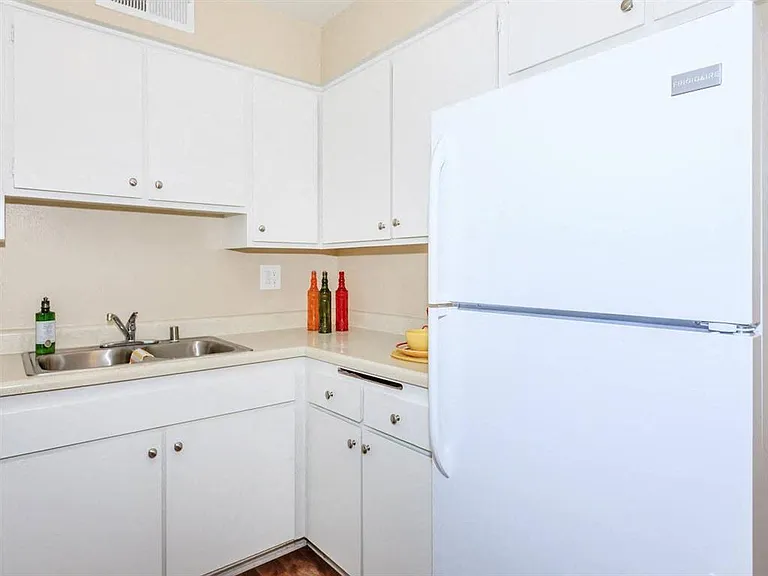 Mojave Blue Apartments — Photo 6