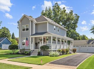 619 S 3rd St, Dundee, IL 60118
