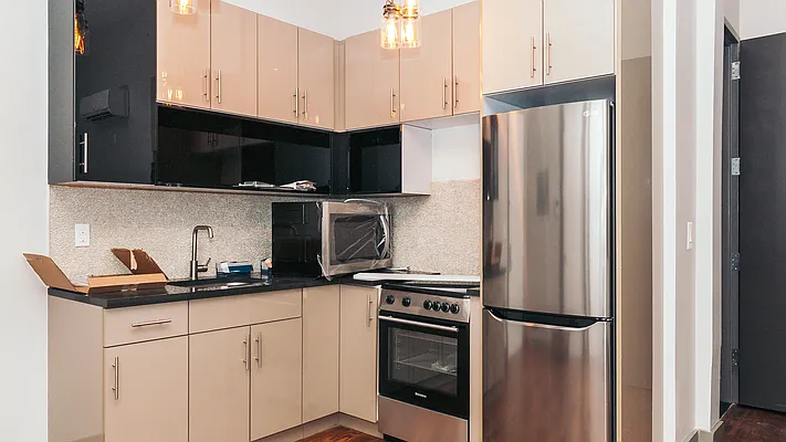 Rented by Nooklyn NYC LLC | media 31