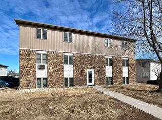 1016 Newton Rd #9, Iowa City, IA 52246