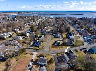 17 Vine Rd, Clinton, CT 06413