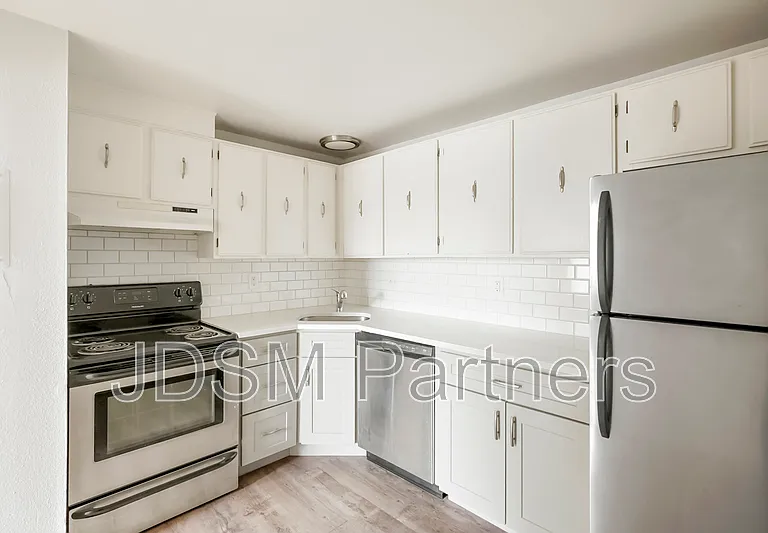 2455 Bryant St #9 — Photo 4