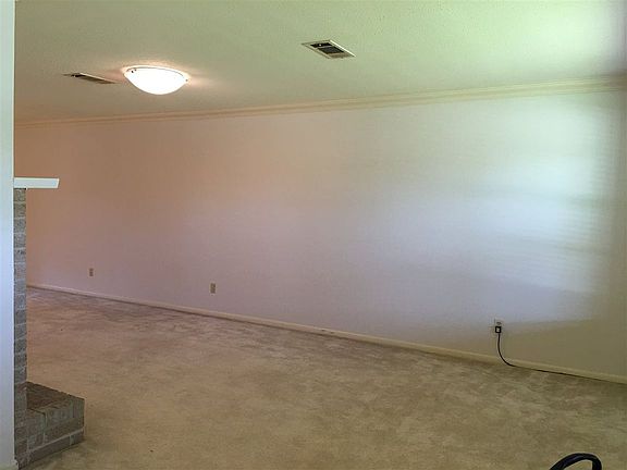 2nd image of 5925 Meadow Way