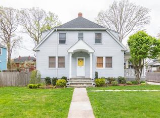 8 Myrtle St, White Plains, NY 10606