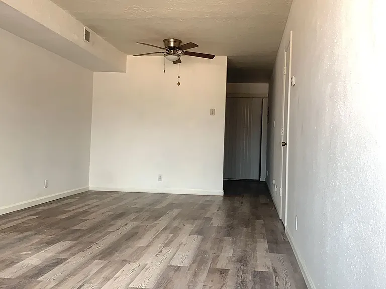 1932 Buena Vista Dr SE — Photo 5