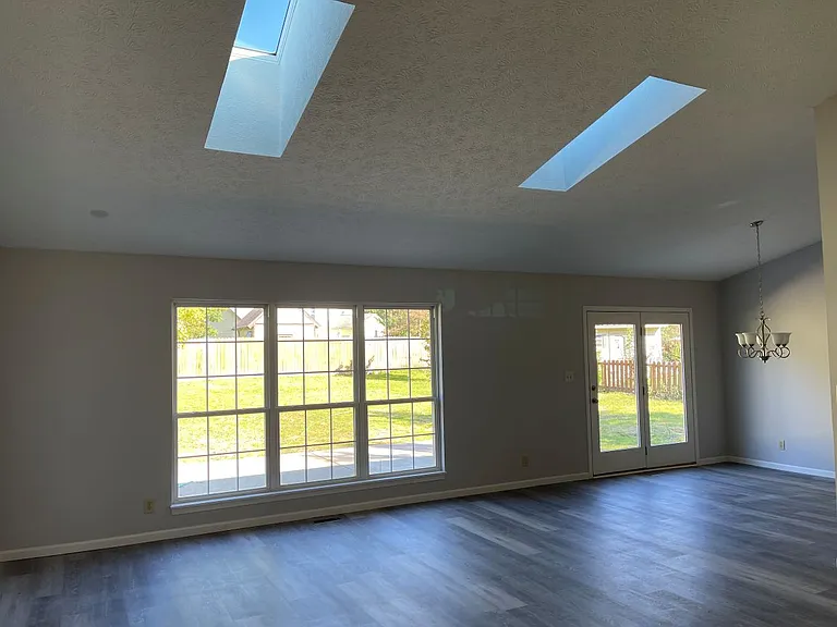 6107 Naschette Pkwy — Photo 10