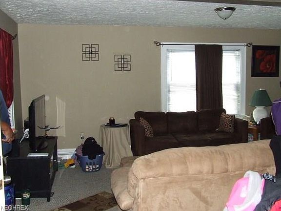 3rd image of 963 Davies Ave