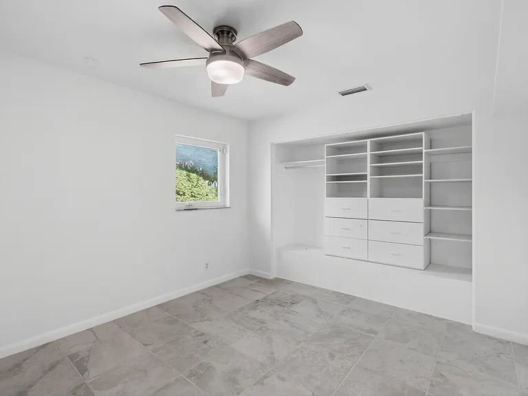 699 NW 16th Ave — Photo 19