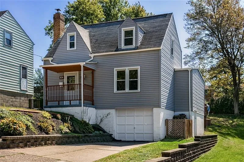 834 Dearborn St photo 1
