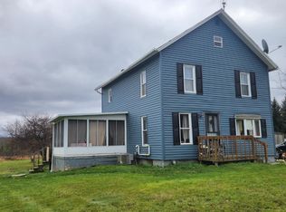9551 New Rd, North East, PA 16428