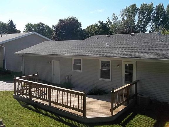 2nd image of 1610 Larkspur Ln
