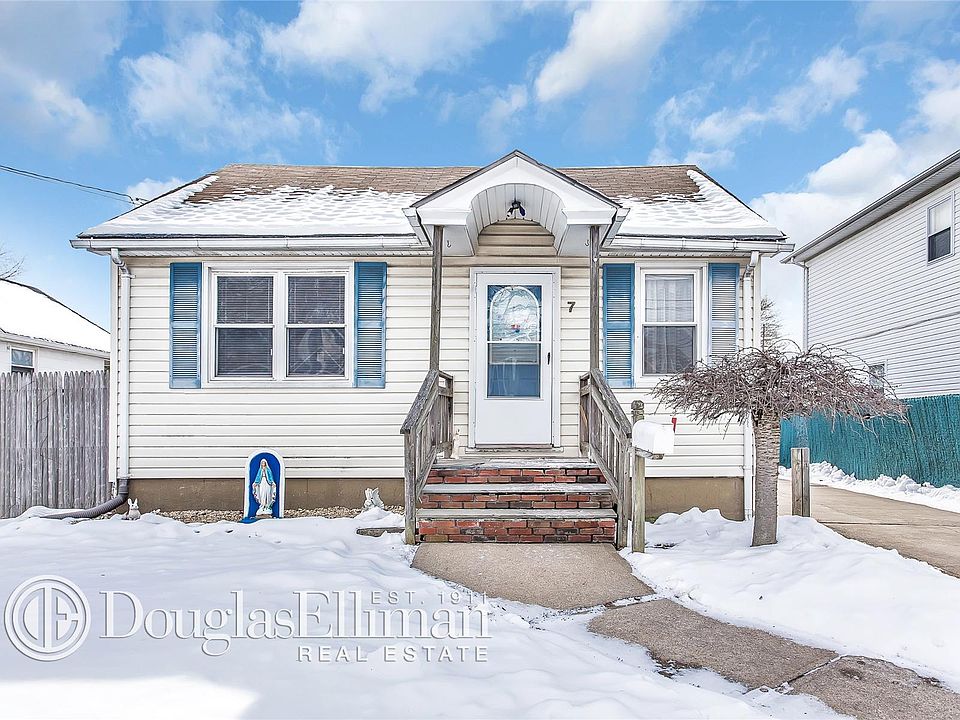 1st image of 7 Davenport Pl