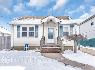 7 Davenport Pl, Bellmore, NY 11710