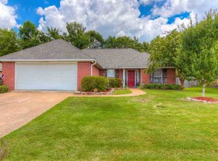 712 Prominence Dr, Flowood, MS 39232