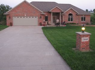 7980 Raphael Dr, Dubuque, IA 52003