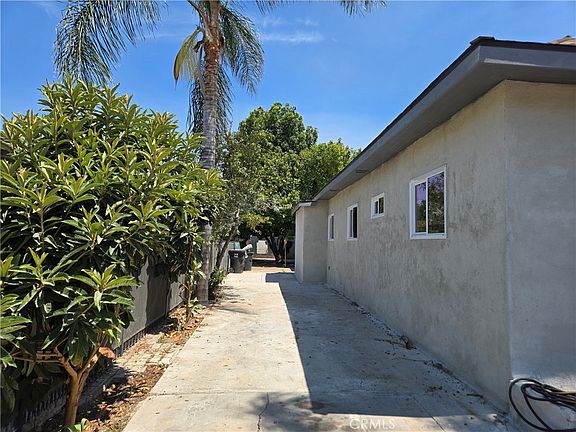 2nd image of 1328 Vine St