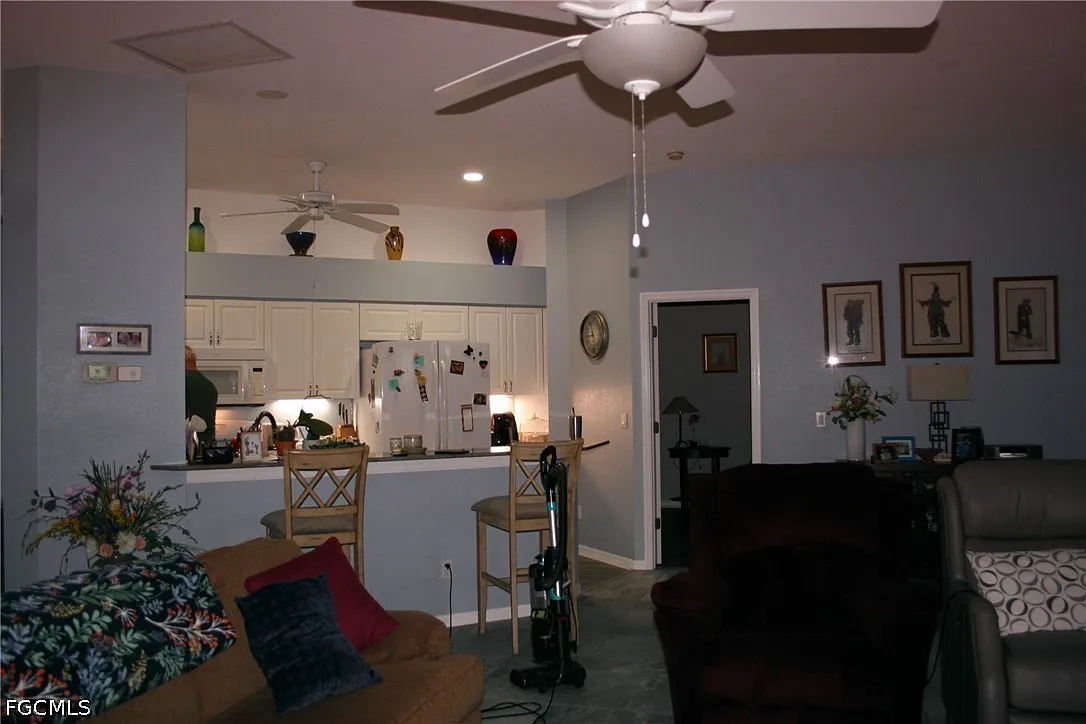 3 bed, 2.0 bath, 1450 sqft, $4,000 — Photo 4