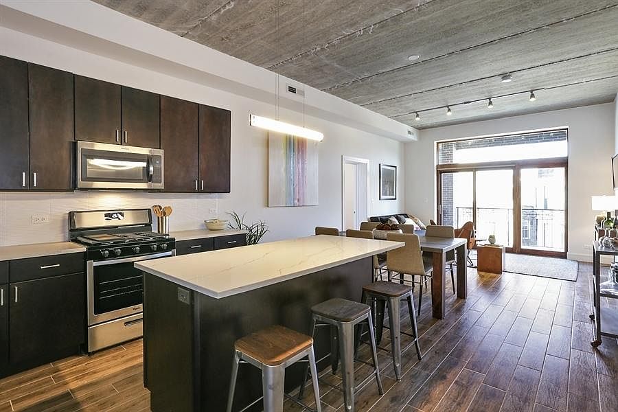 1st image of 2943 N Halsted St #304
