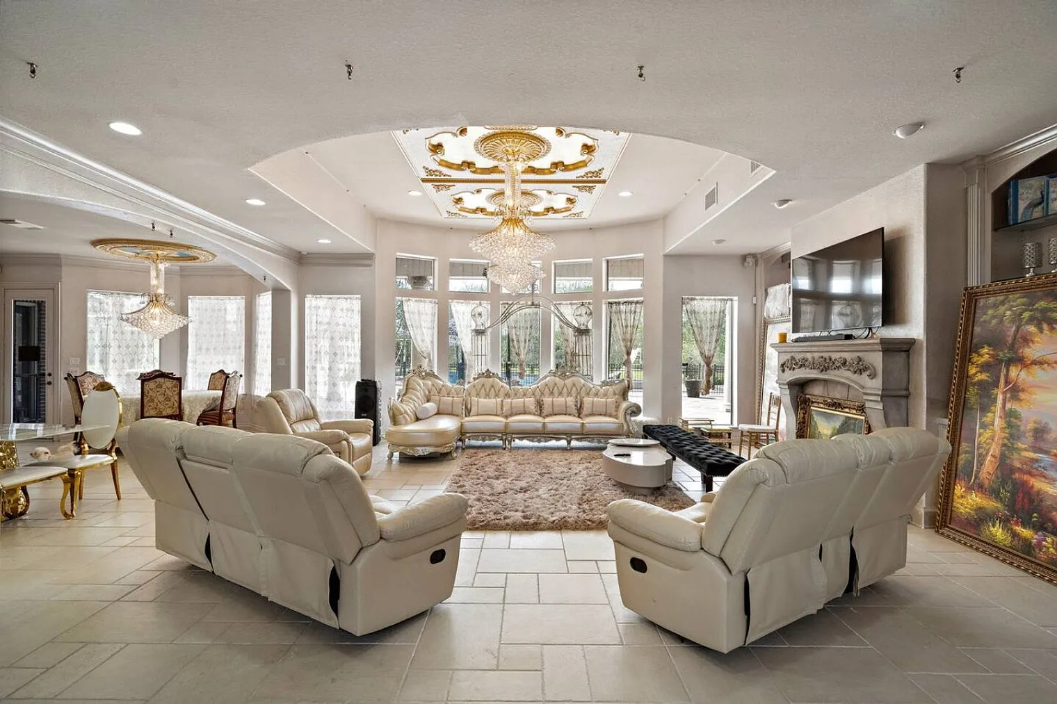 5 bed, 4.0 bath, 7018 sqft, $25,568 — Photo 1