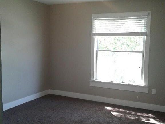 3rd image of 428 Olive St APT B