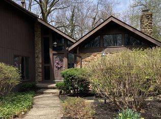 100 Quail Hollow Cir SE, Warren, OH 44484