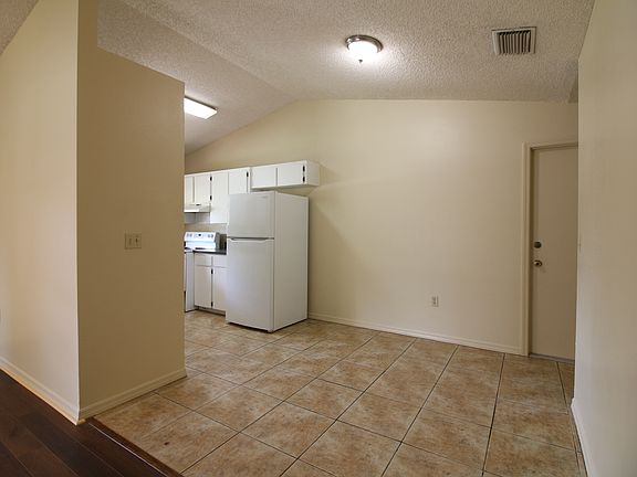 5th image of 770 Highland Gardens Ln