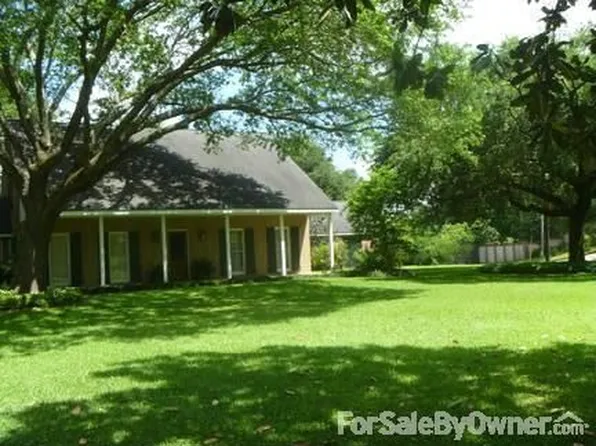 136 Acacia Dr, Lafayette, LA 70508