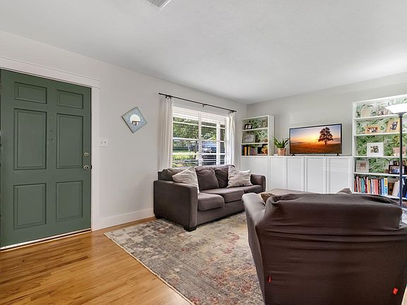 5th image of 1117 Winifred Dr