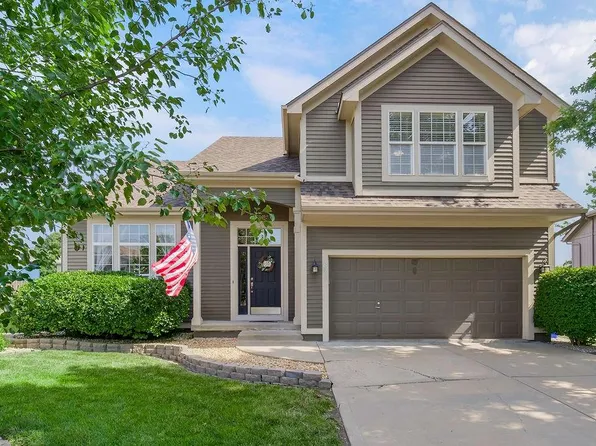 620 E Dogwood St, Gardner, KS 66030