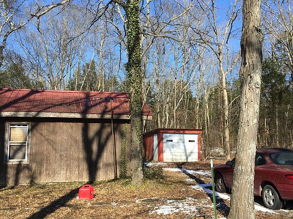 One car detached garage
