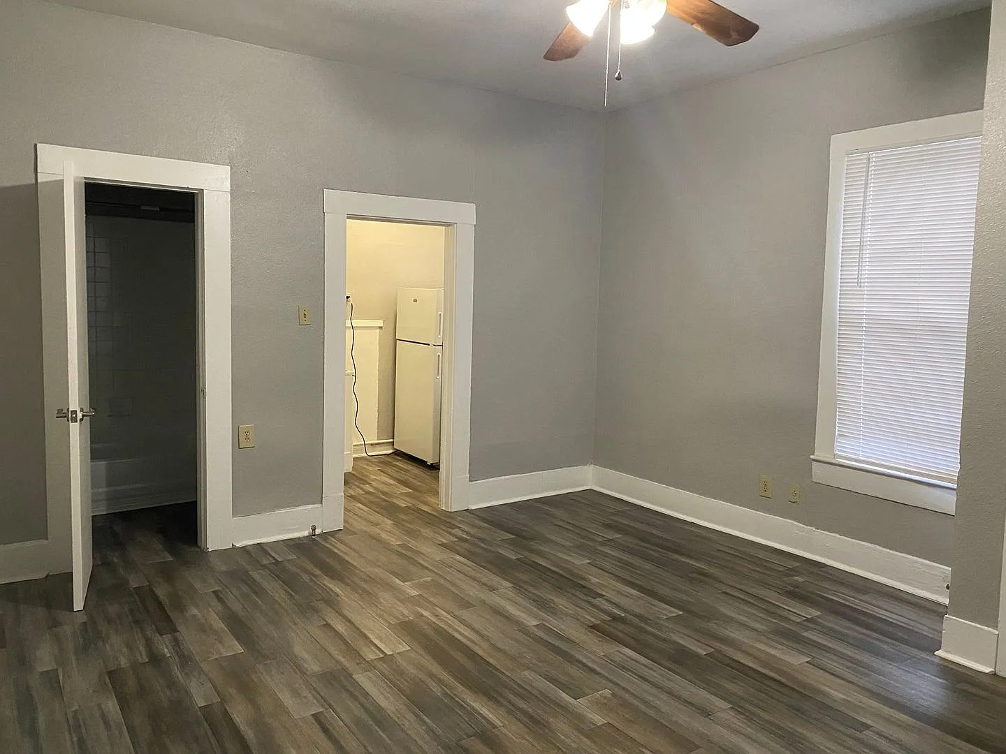 527 CEDAR | Studio in King William — Photo 2