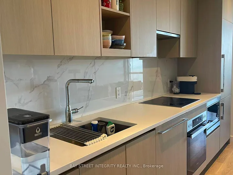 27 McMahon Dr #1203 — Photo 8