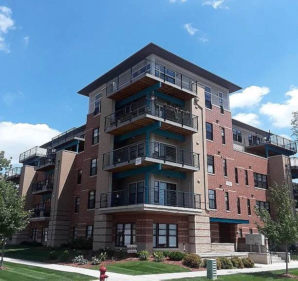 912 S Dubuque St #11 — Photo 1