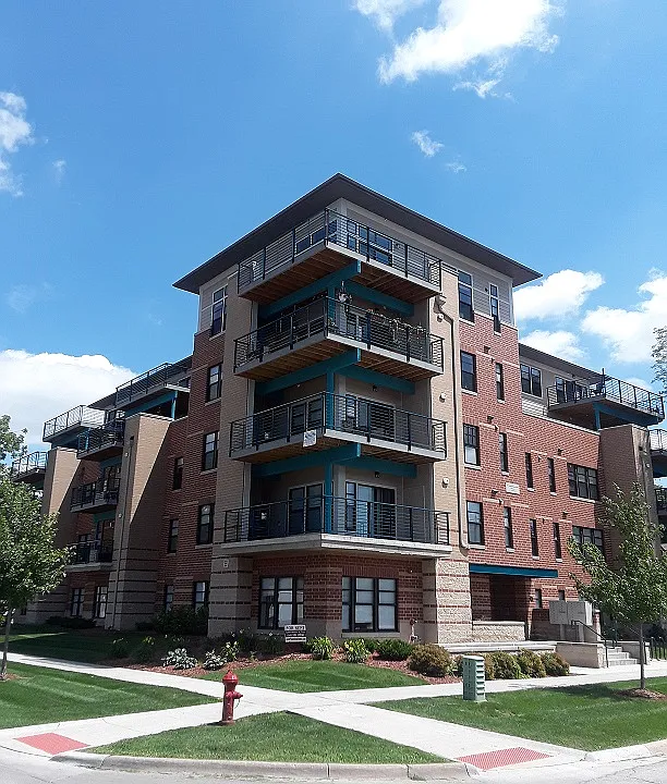 912 S Dubuque St #11