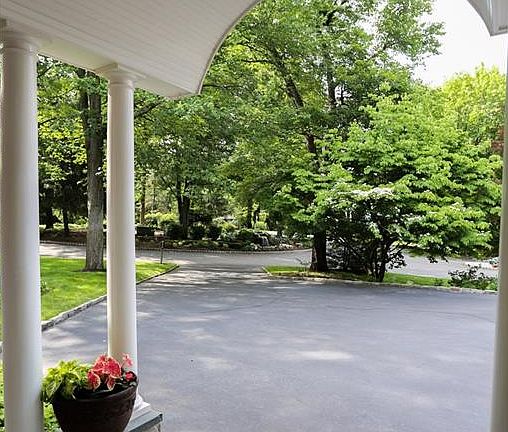 3rd image of 1 Windgate Dr