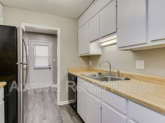 5th image of 3029 Old Powderhouse Rd APT B1