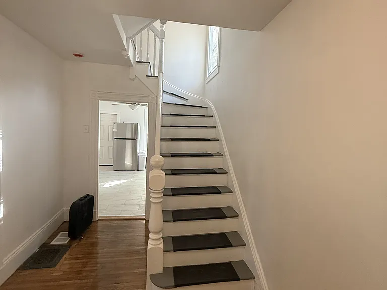 66 Round Hill St — Photo 40