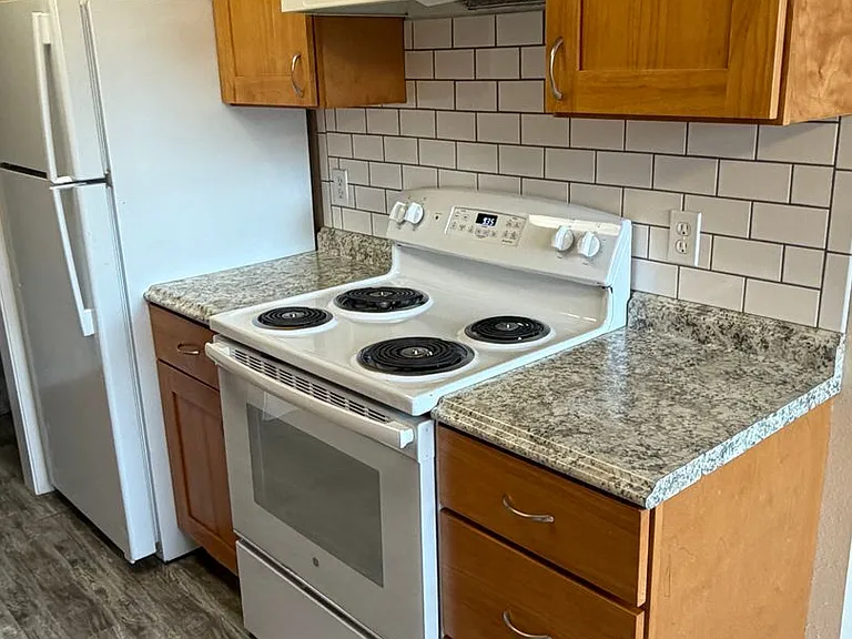 Glenview West Apartments — Photo 19