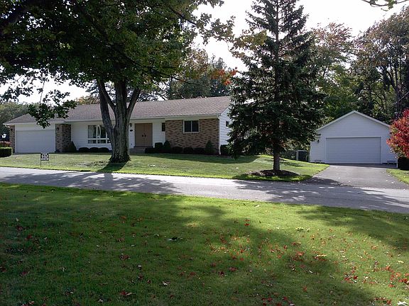 2nd image of 3238 Suburban Ln