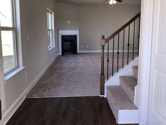 5th image of 140 Leland Ln #11