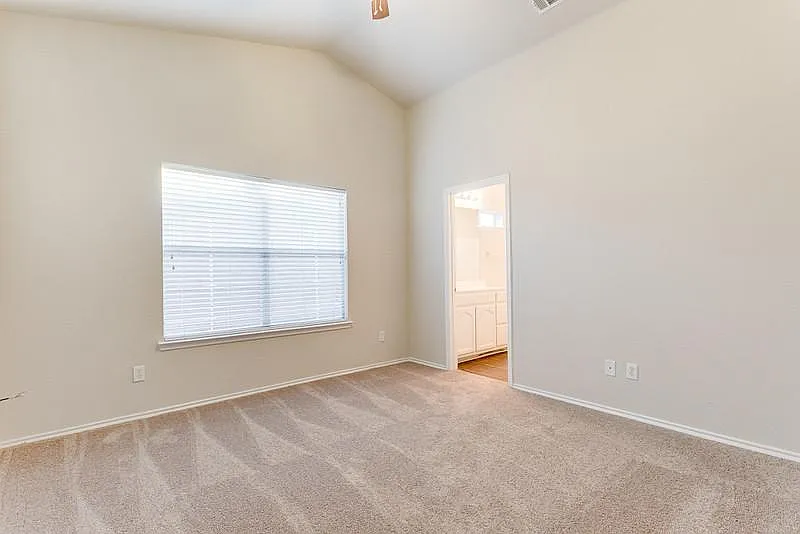 3 bed, 1440 sqft, $1,850 — Photo 2