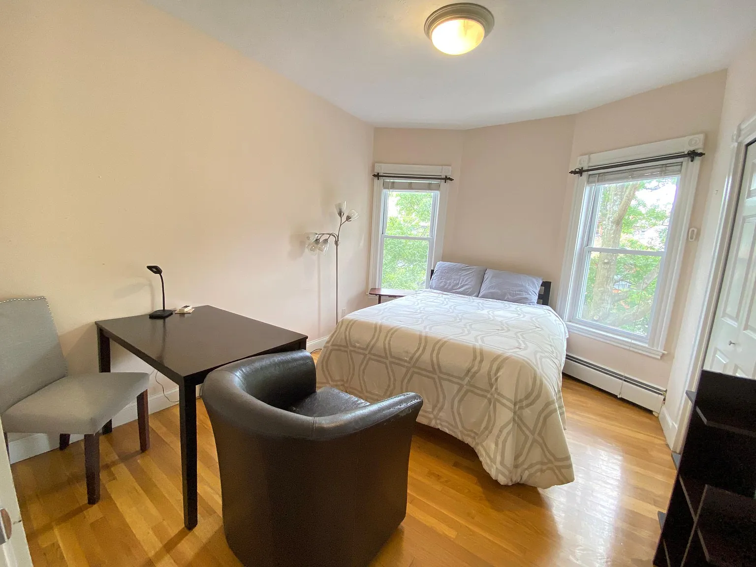 480 Medford St — Photo 4